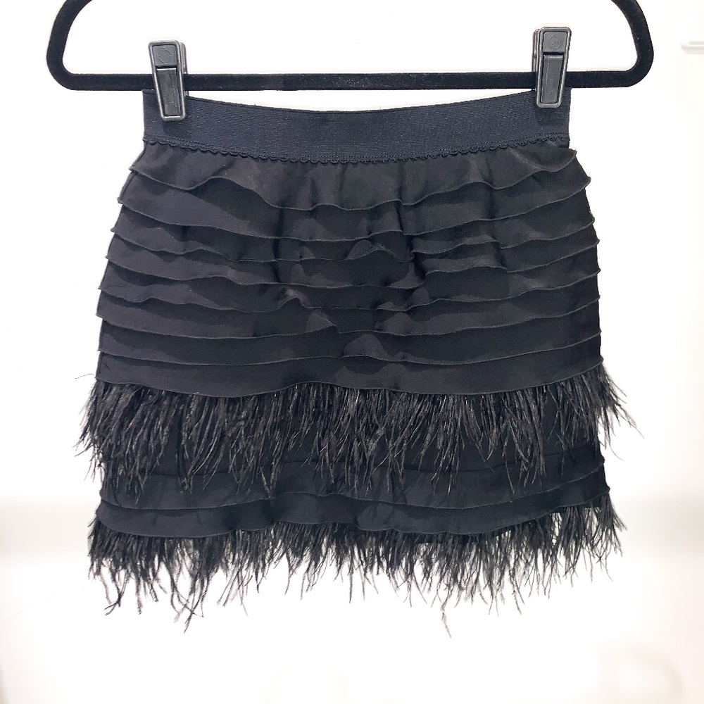 ON SALE 💚 BCBG Mariah Tulle Feather Tiered  Skirt very short flattering fit